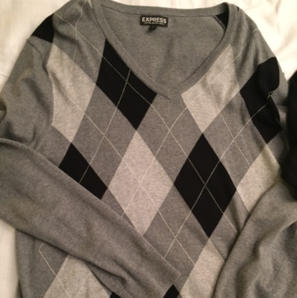 2 long sleeve v sweaters